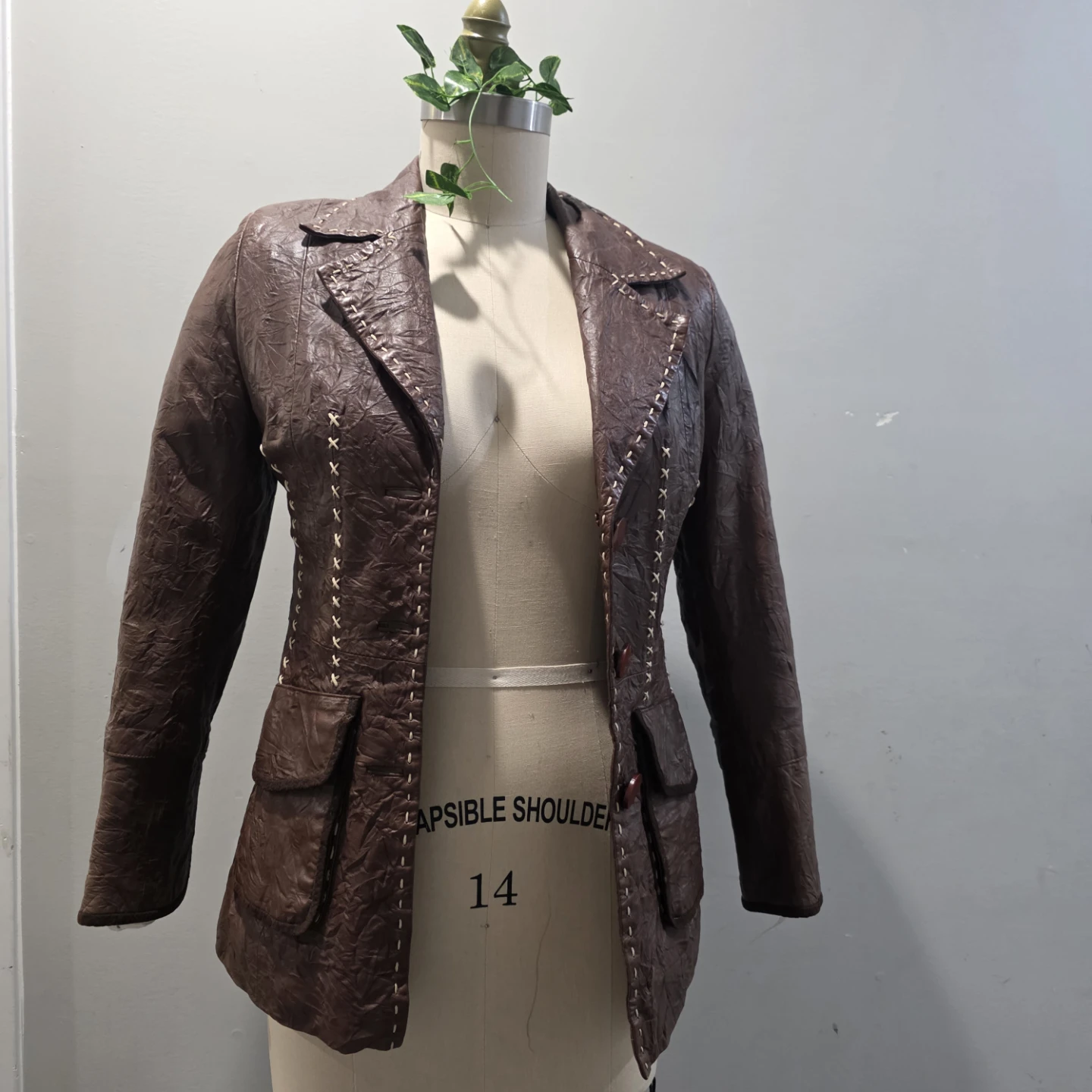 Brown Leather Jacket with Reattachable Fur Collar - photo 4