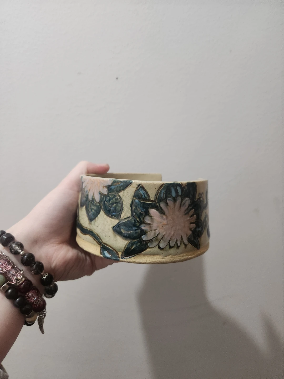 Handcrafted Ceramic Coaster Holder with Floral Design - photo 4