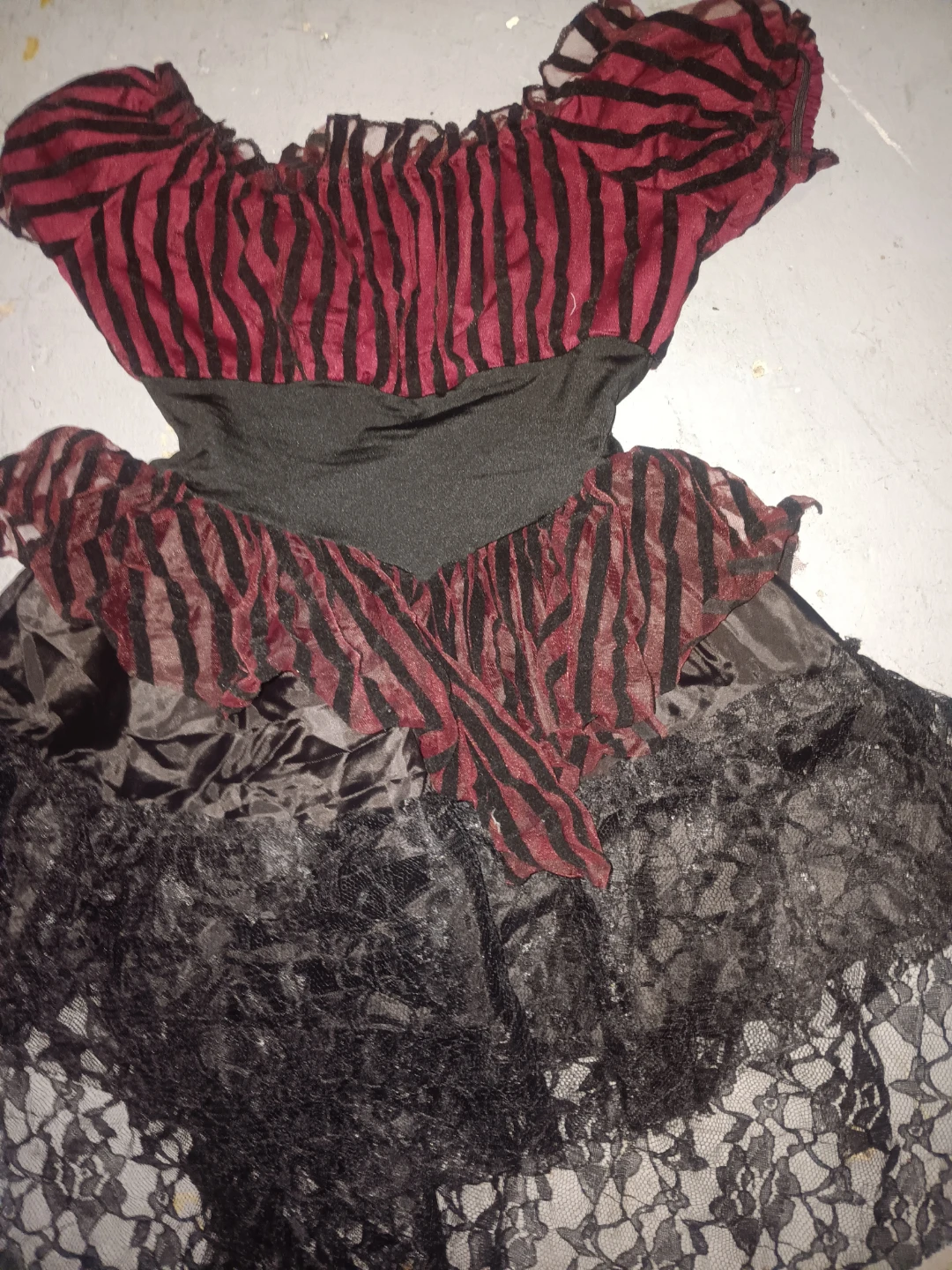 Spirit Halloween Pirate Costume - photo 3