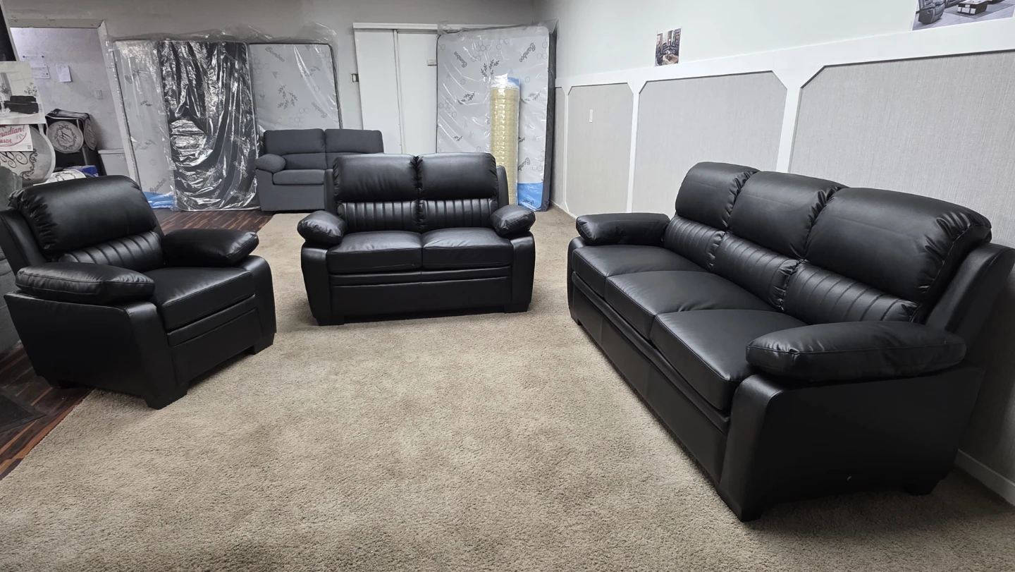 Brand new Grey leather set, sofa Loveseat chair. All for 990. - photo 2