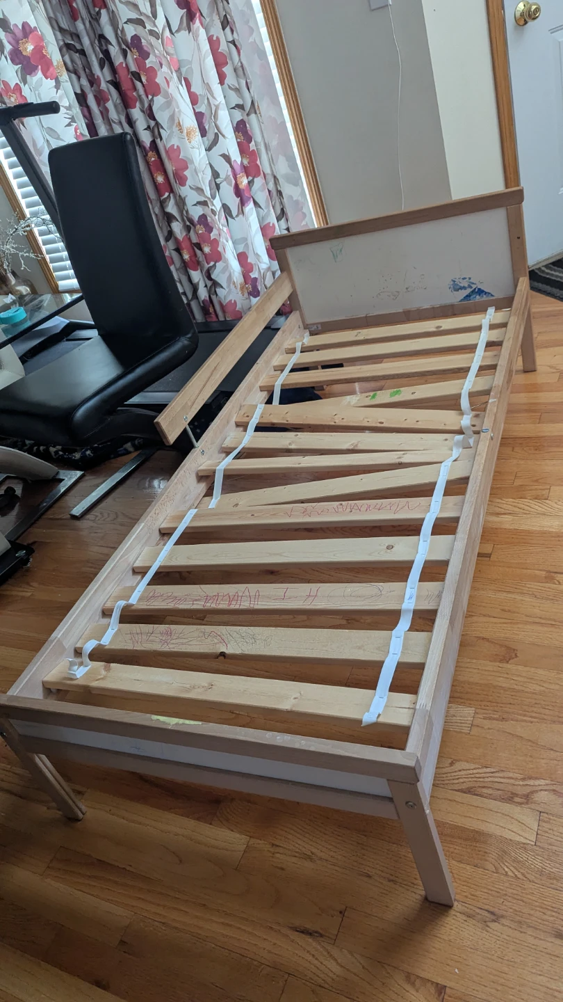 Free baby bed
