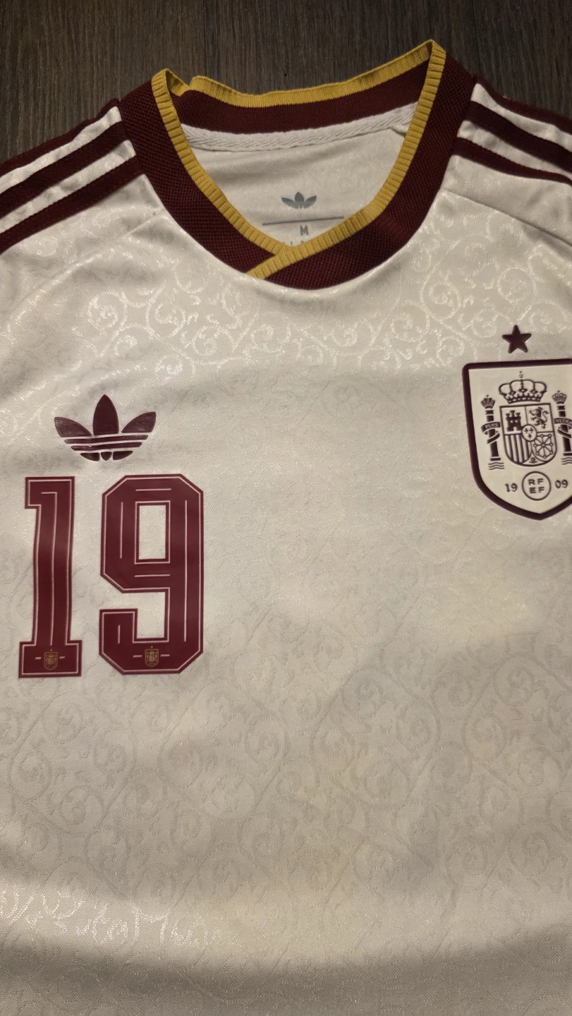 Lamine Yamal #19 Spain away jersey - photo 4