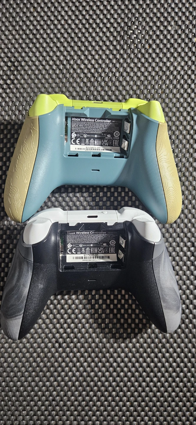 Xbox Series s/x limited edition controllers - photo 2
