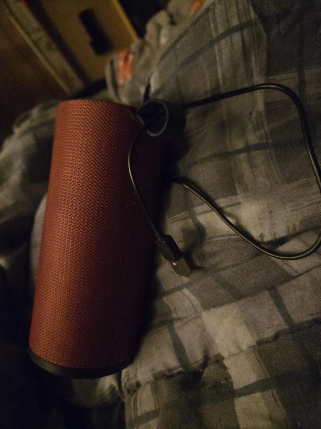 Tech1 Portable Wireless Speaker with Charging Chord. - photo 5