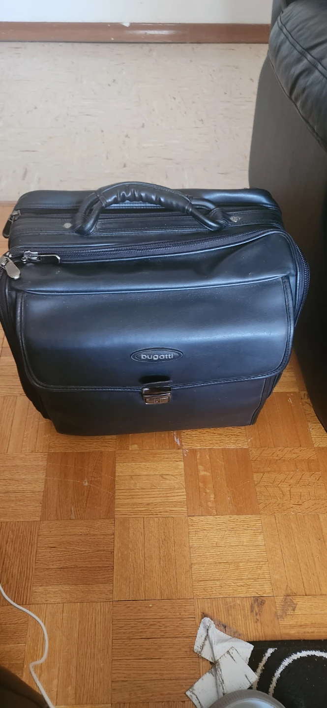 Bugatti black leather briefcase - photo 2