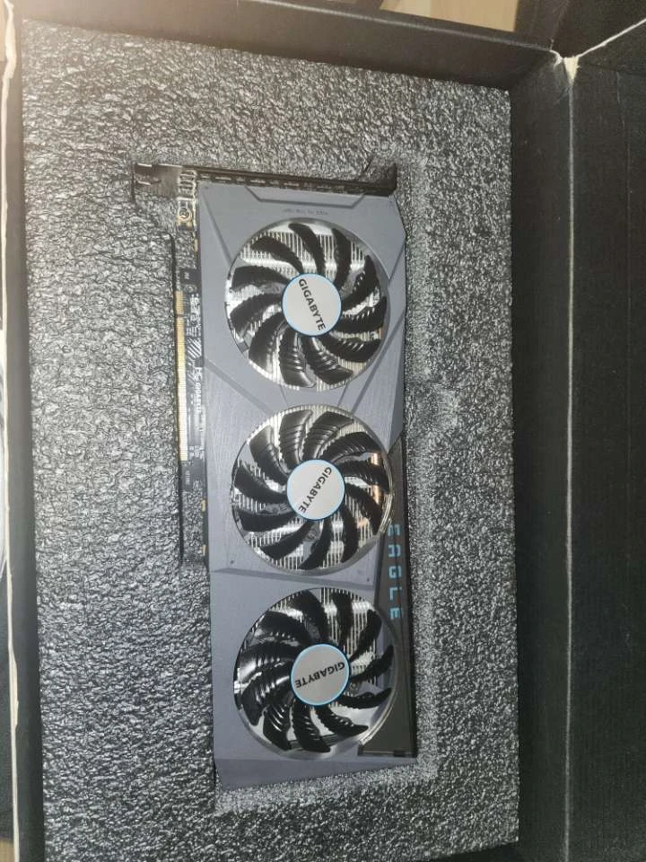 Gigabyte Eagle Graphics Card rx 6600 egle 8g - photo 3
