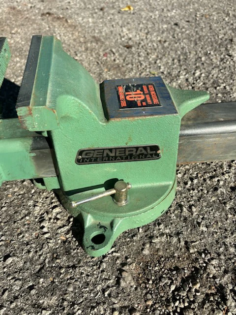 General International Bench Vise
