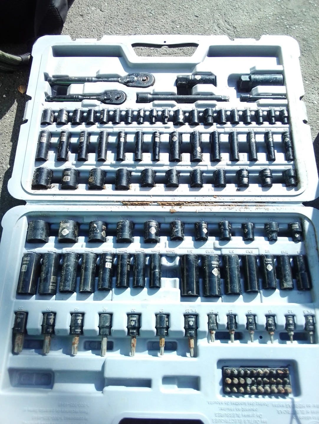 Stanley Professional Grade 122-Piece Black Chrome Socket Set