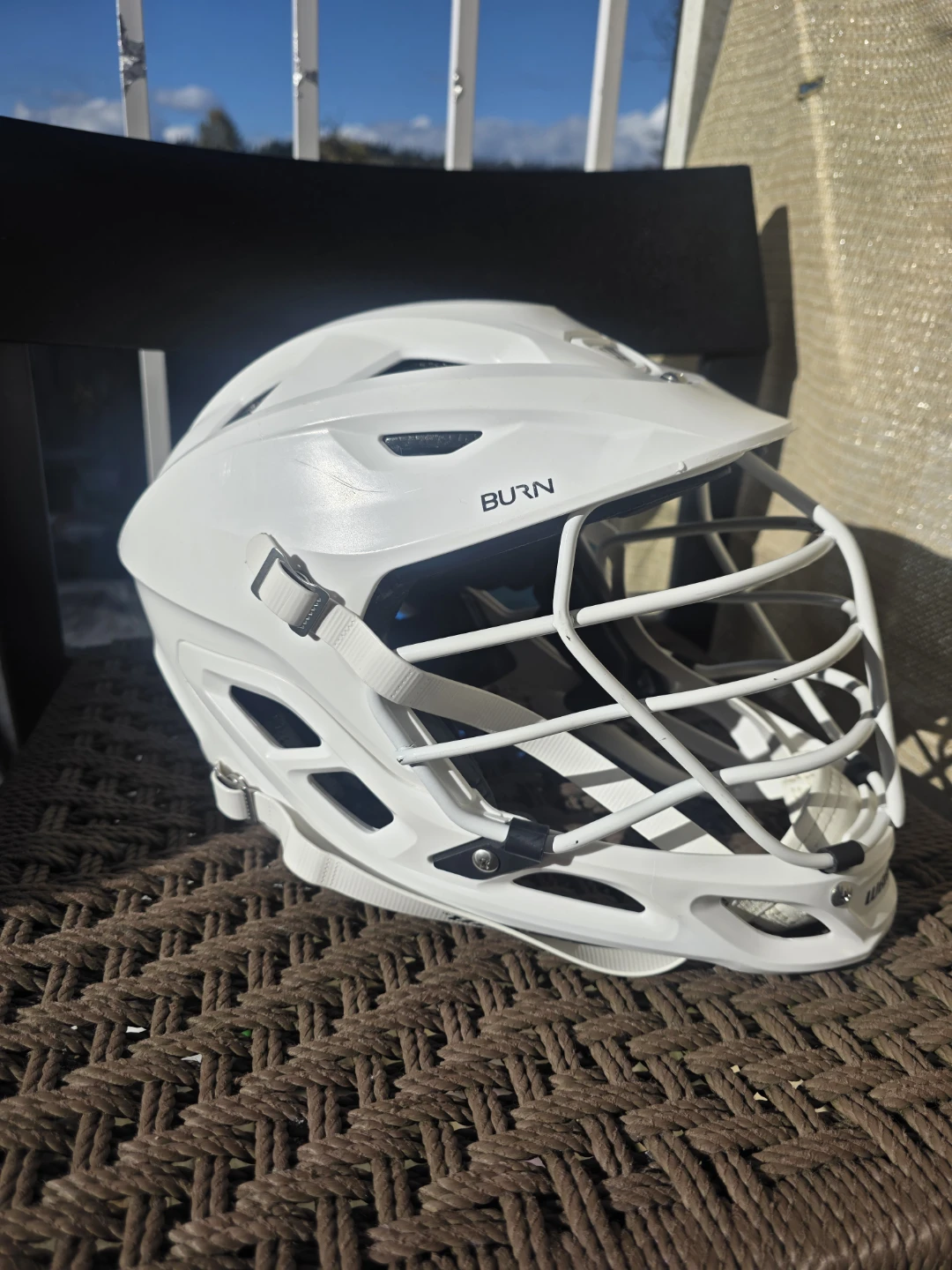 Warrior Burn Field LAX helmet