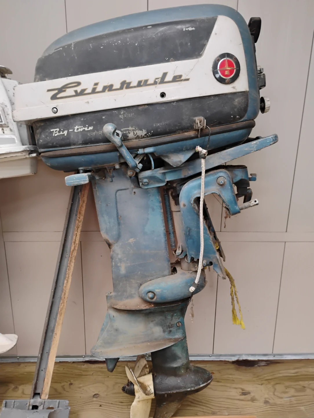 Evinrude Big-Twin Outboard Motor