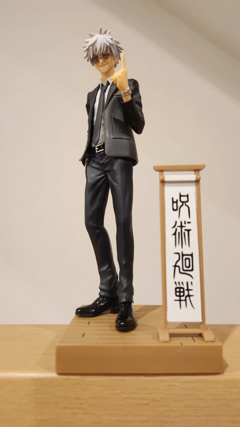 Jujutsu Kaisen Satoru Gojo Figure in Suit