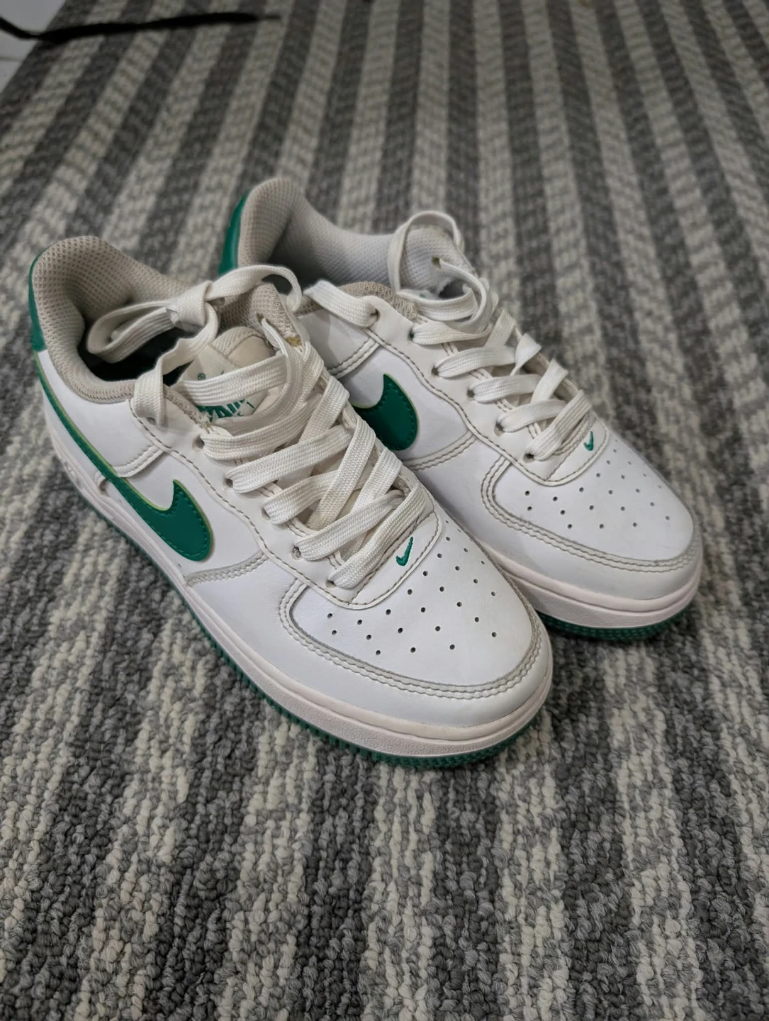 Kids Nike air force one size 1y - photo 2