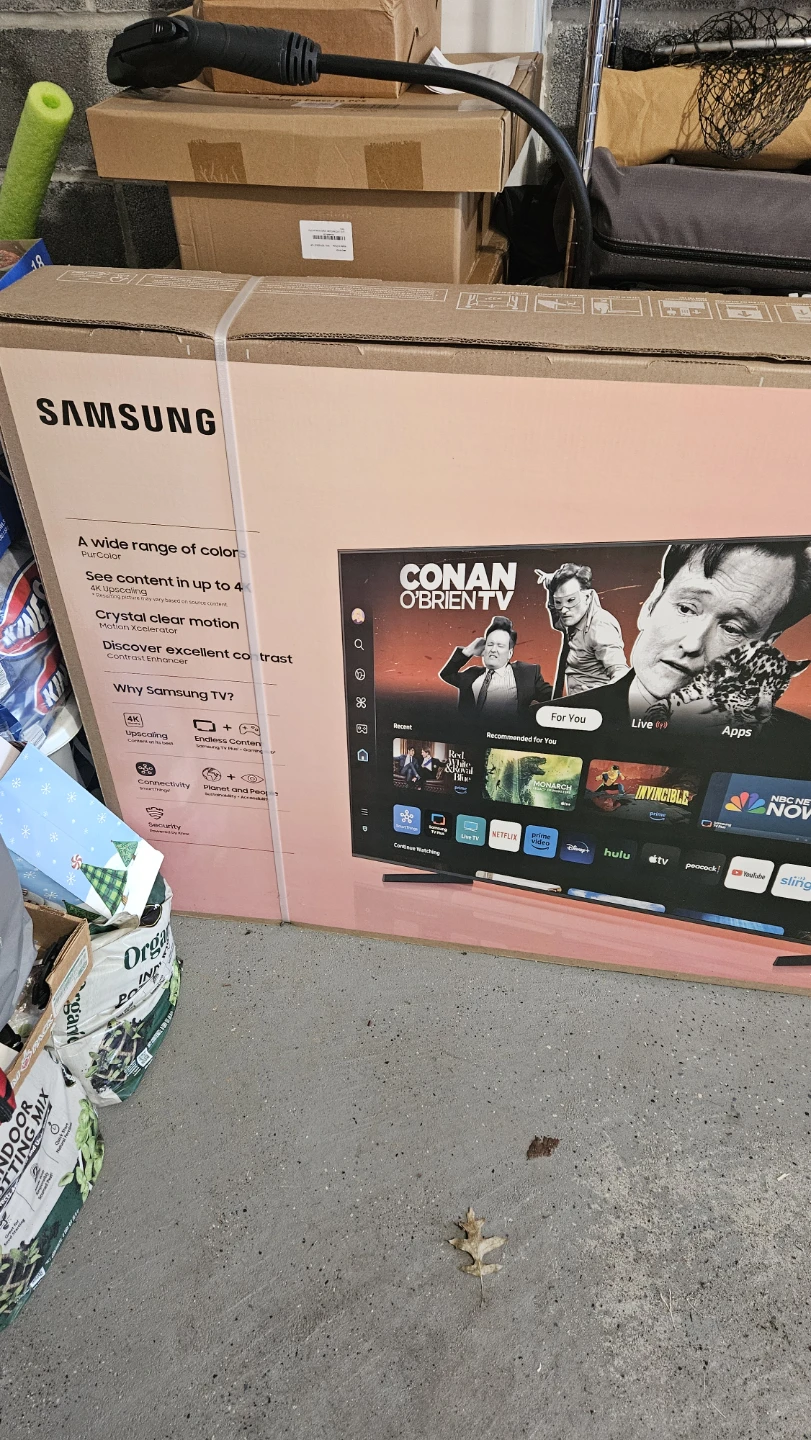 Samsung 65 inch Crystal UHD DU7200D TV - photo 2