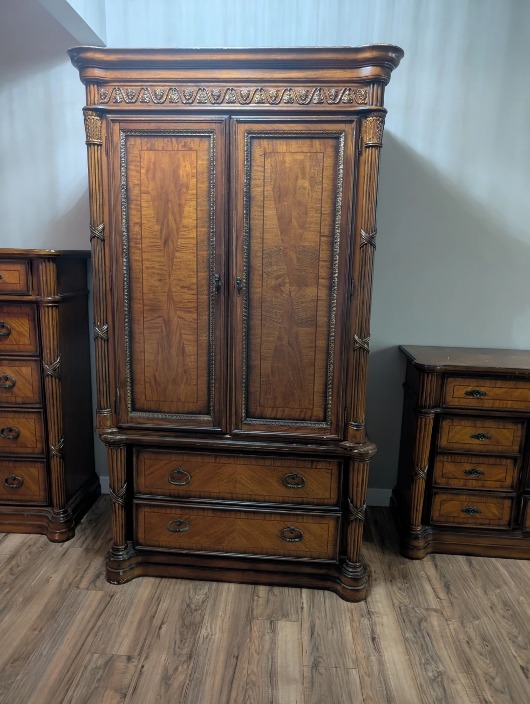 6pc Vintage Bedroom Furniture Set - photo 2