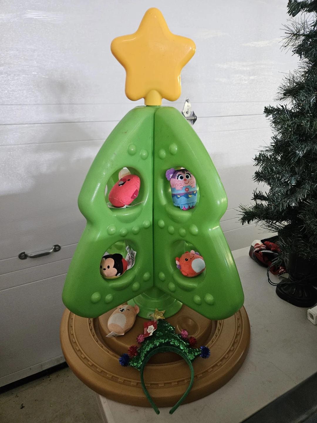 Kids Christmas Tree Display Stand with Plush Toys