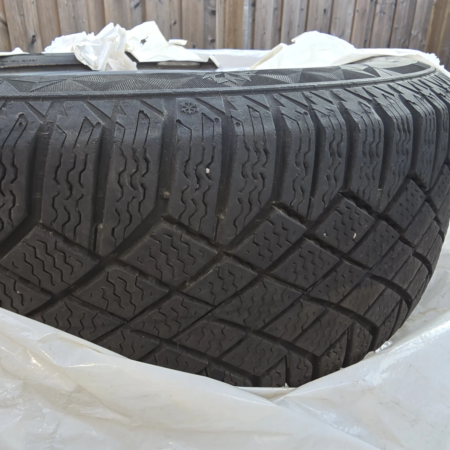 4 Continental VikingContact 7 Winter Tires with Steel Rims
