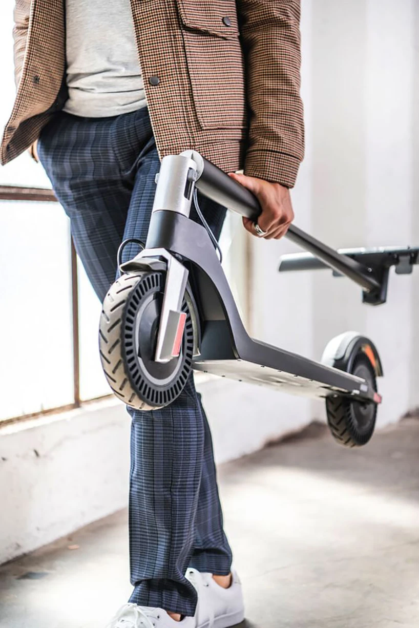 Electric scooter