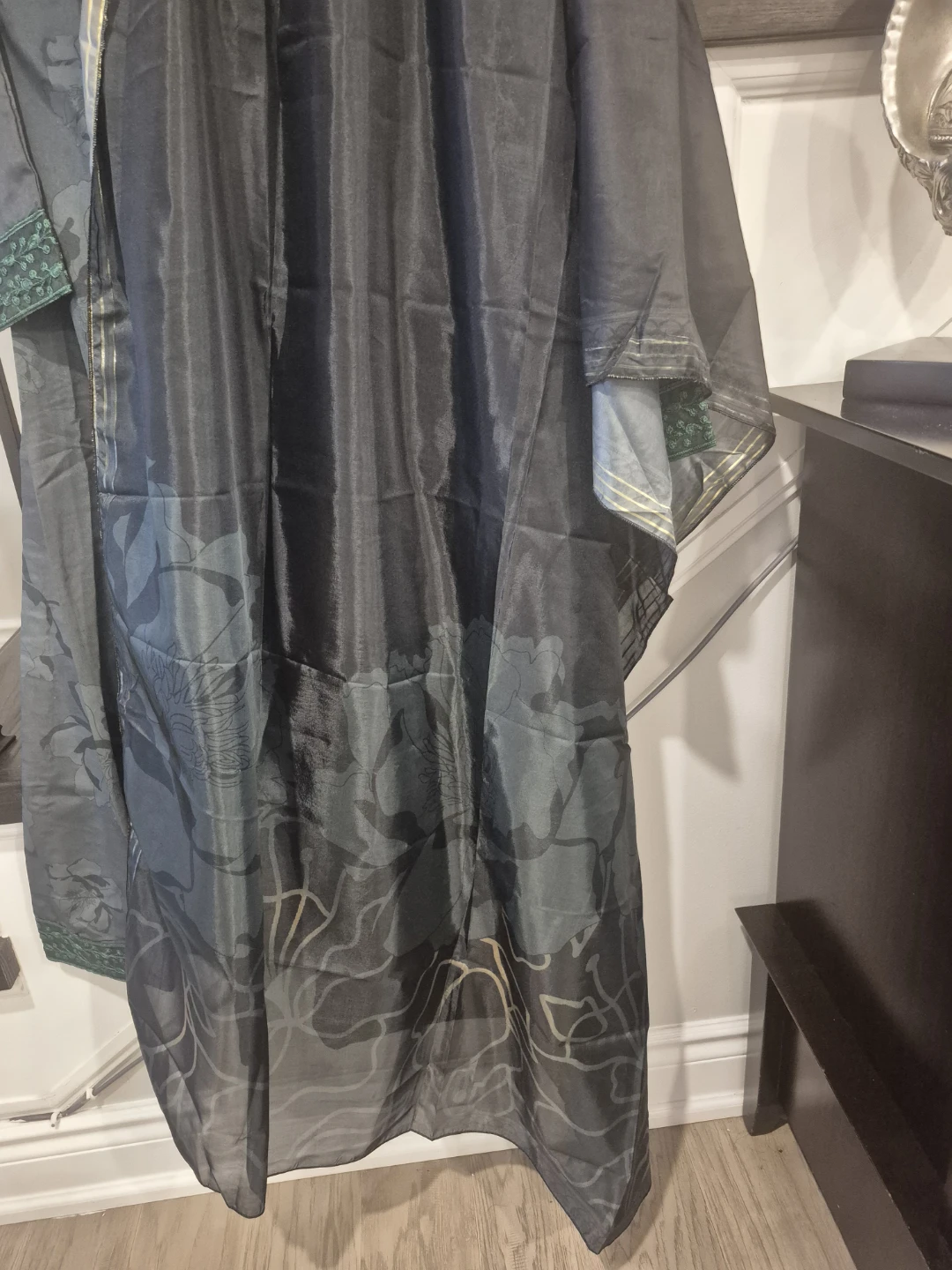NEW Dark Grey Embroidered Floral Kurti with pants and dupatta - photo 3