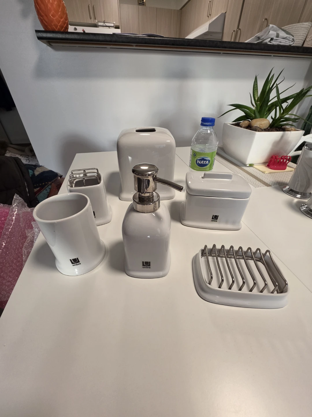 Umbra Bathroom Accessory Set - photo 2
