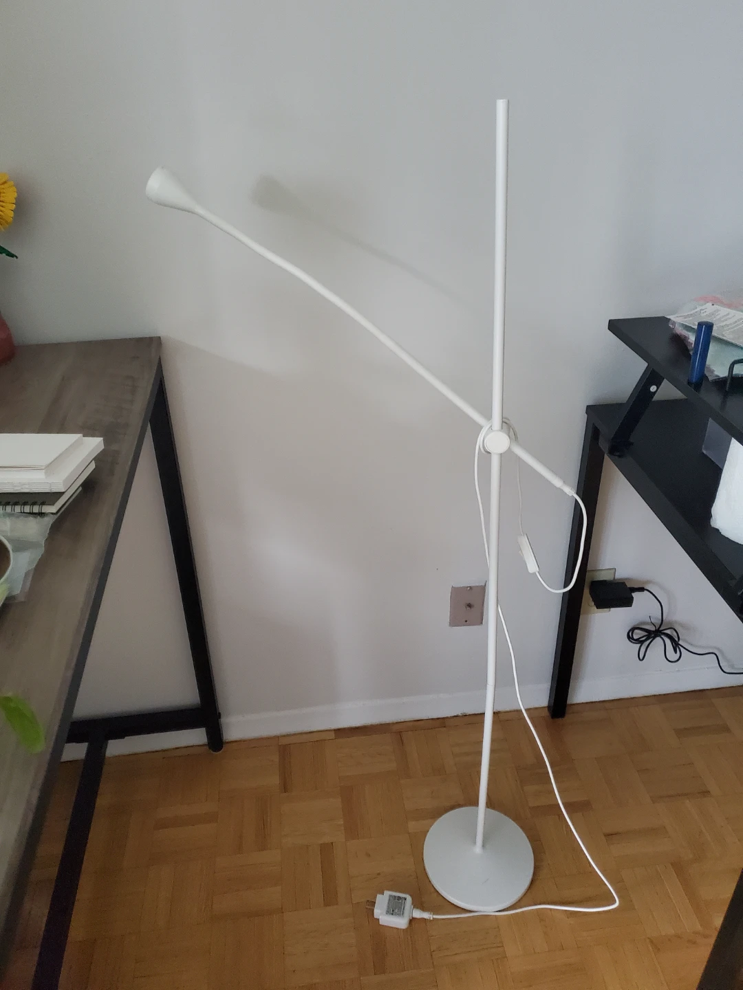 IKEA Nävlinge LED floor lamp in white