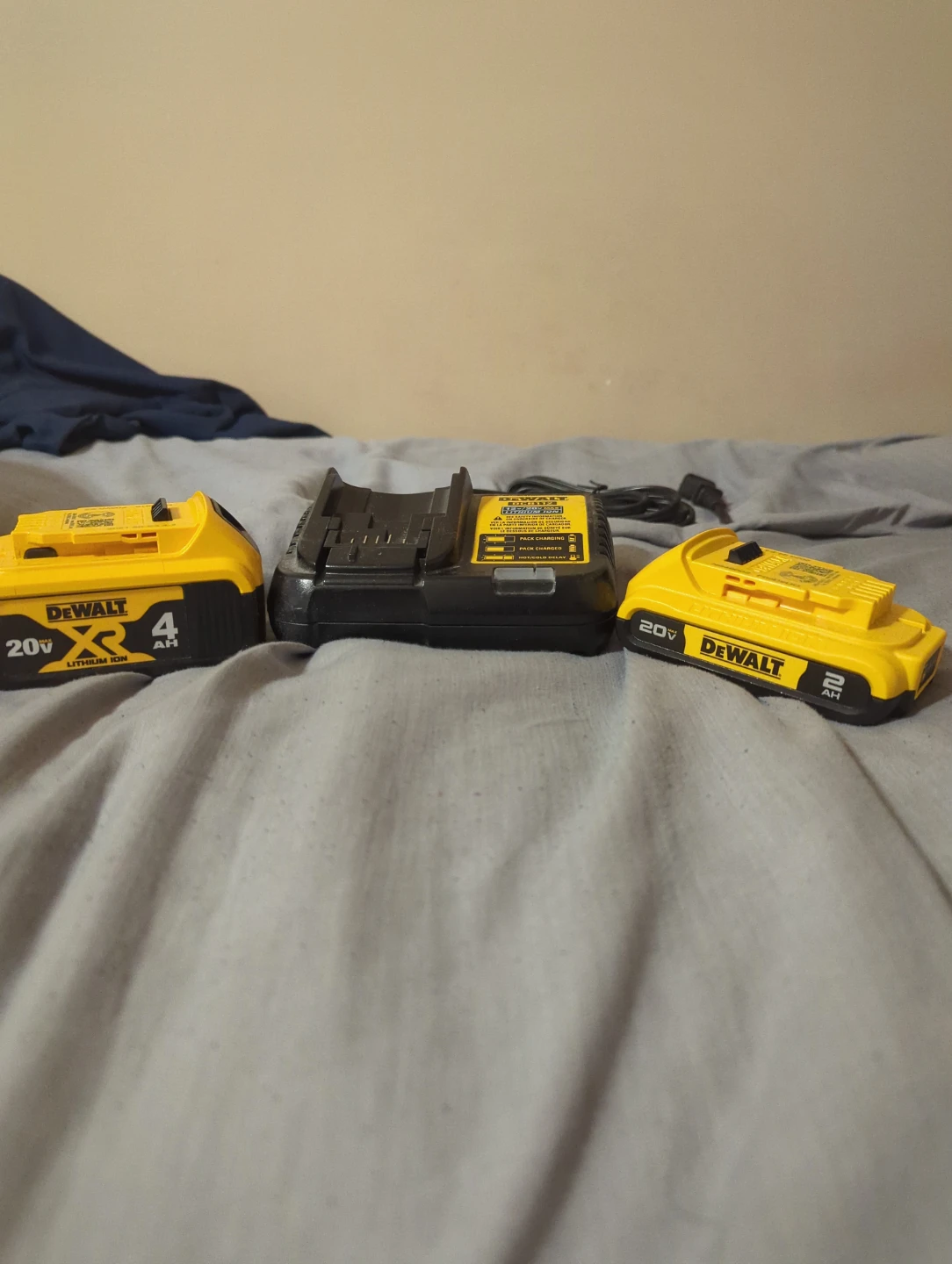 DeWalt 20V Charger with 4Ah and 2Ah Batteries