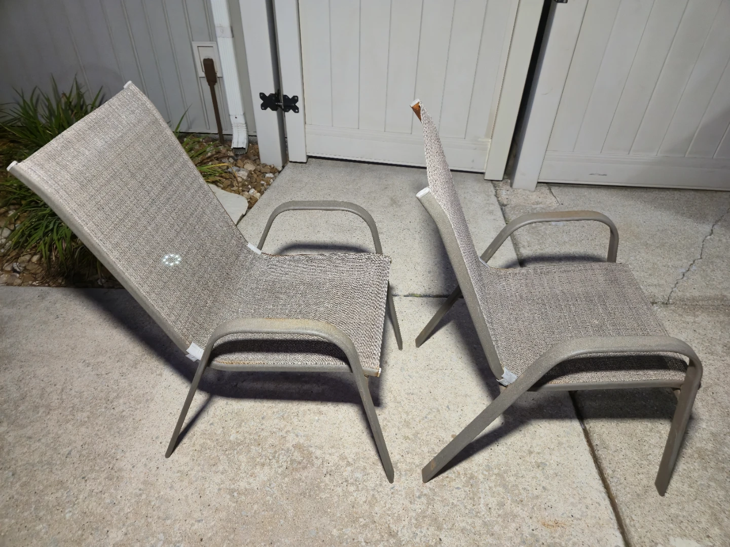 Outdoor Patio Sling Chairs – Metal Frame – Great Condition - photo 2