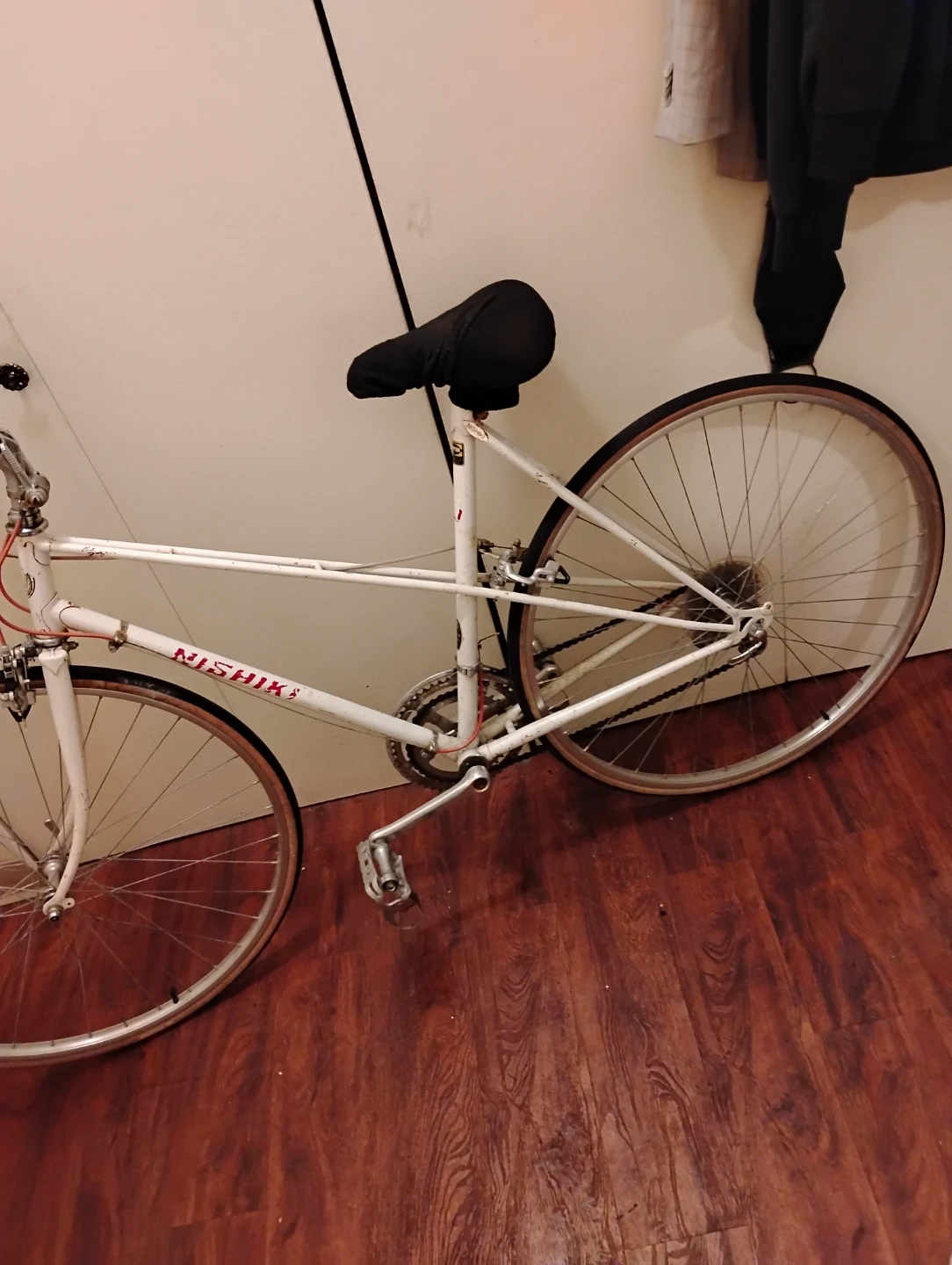 Nishiki Road Bike Size 22 - photo 2