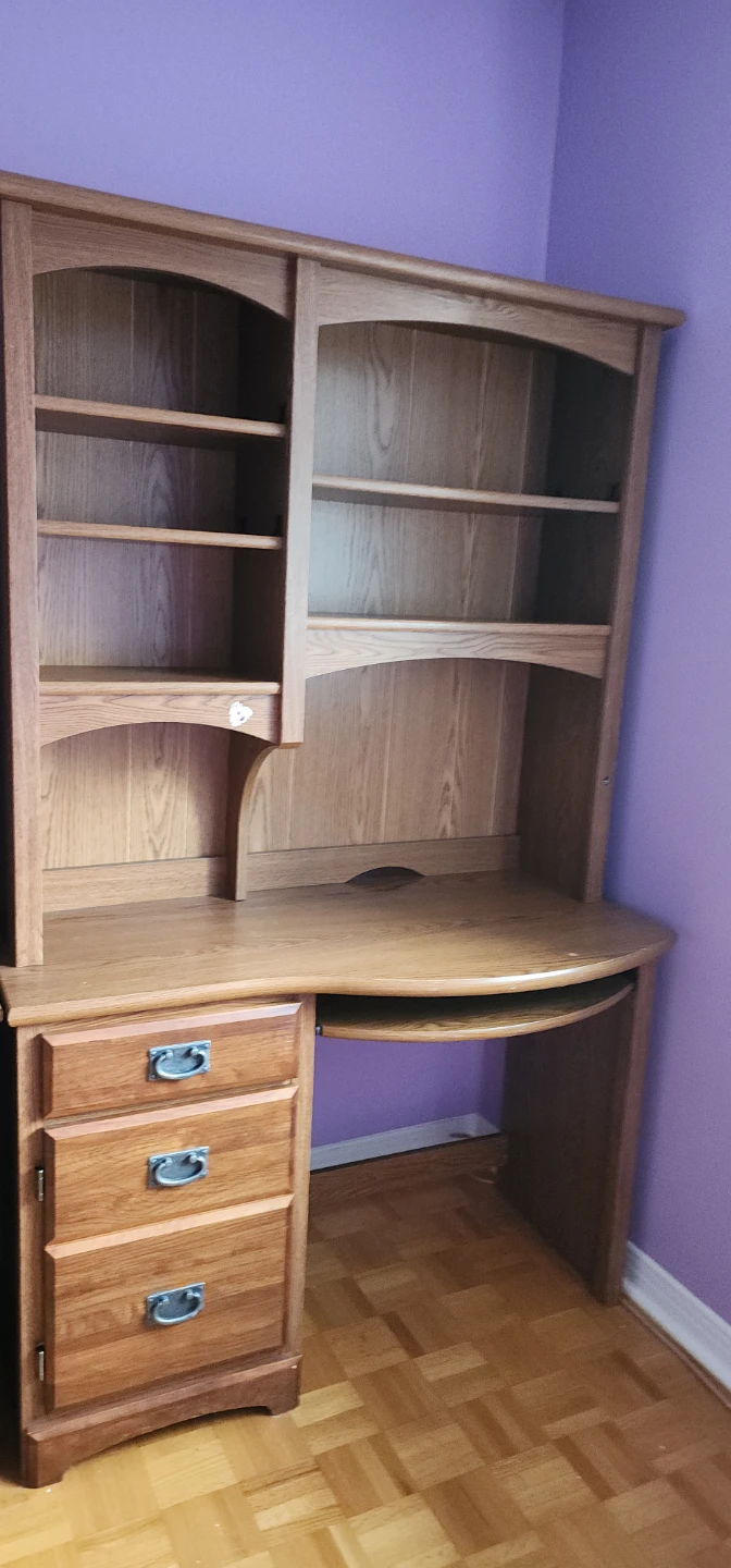 Computer desk