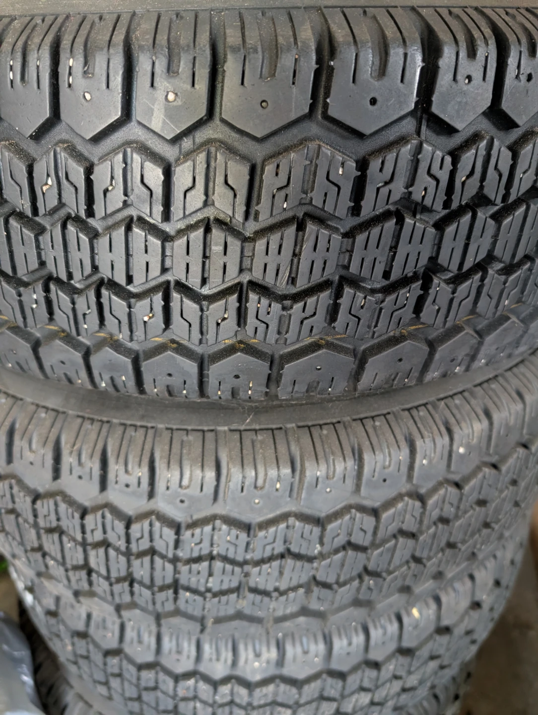 Uniroyal Tiger Paw Winter Tires on Rims 175/70R13 - photo 4