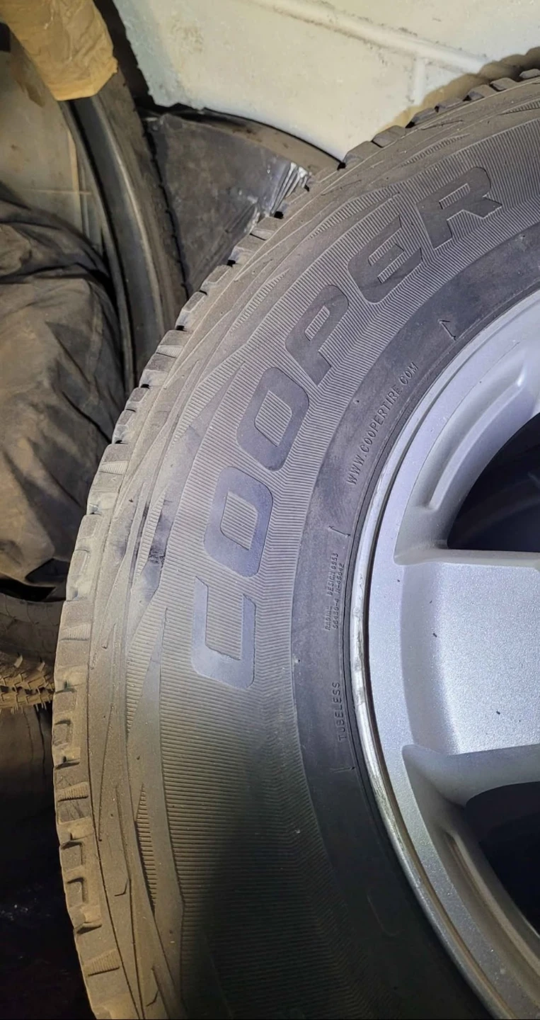 Summer Tires with rim and sensor 235/70/16 - photo 3