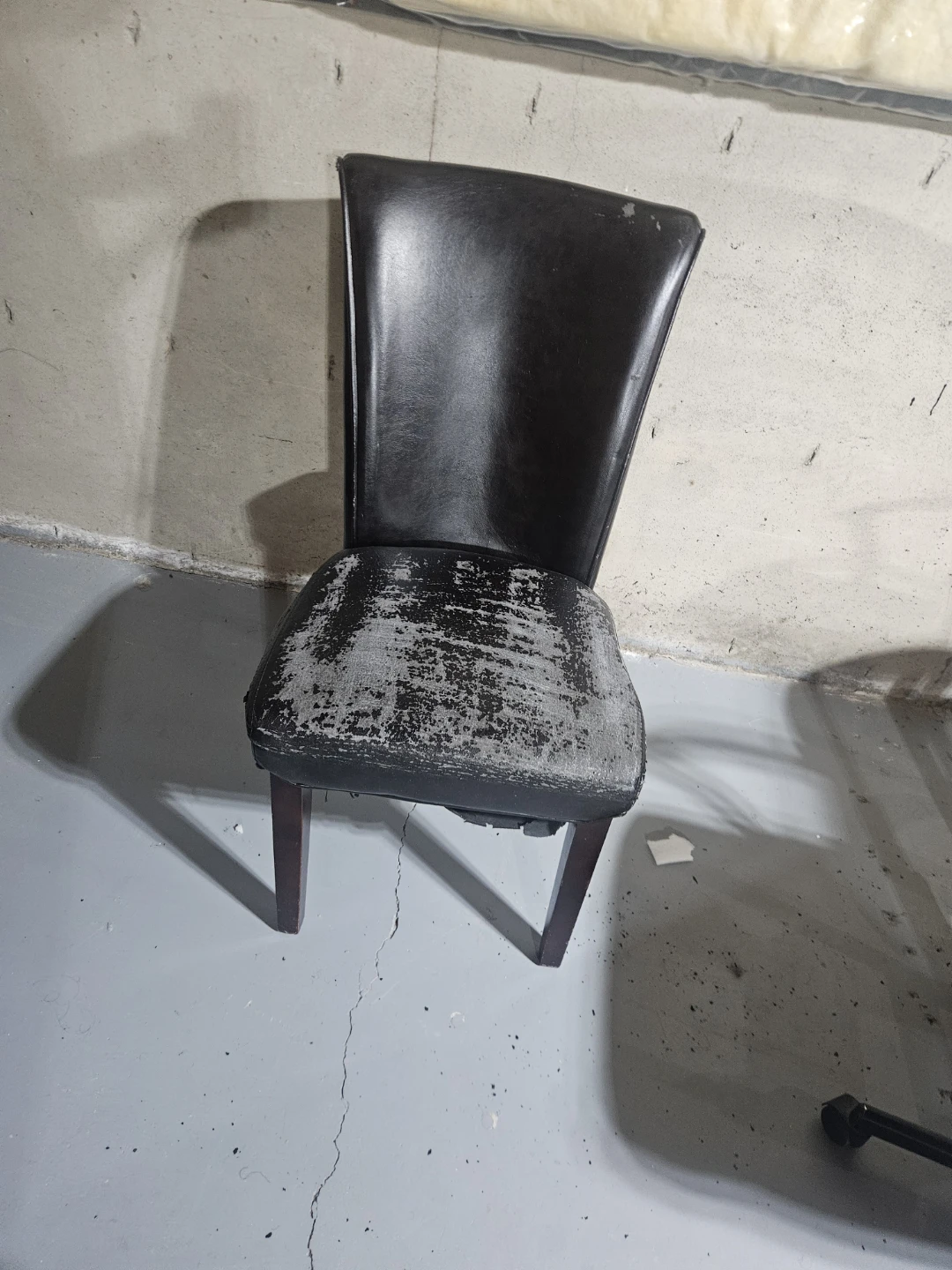 Used Furniture for FREE– Calgary - photo 2