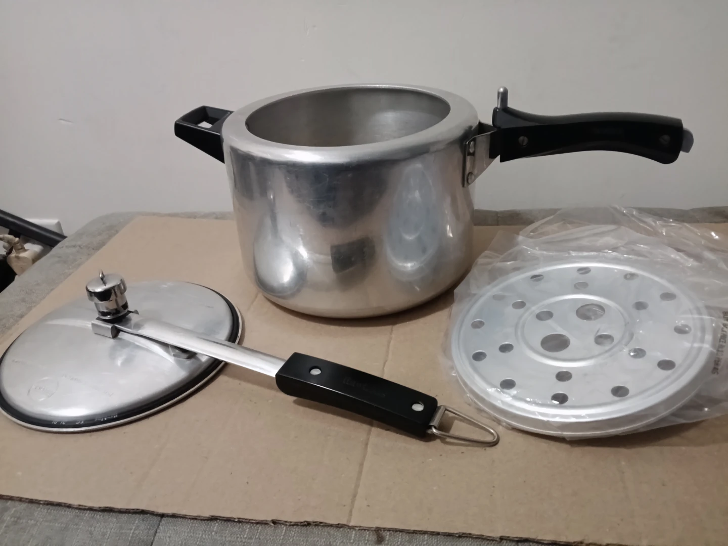 Hawkins Classic 5 Litre Pressure Cooker - photo 5