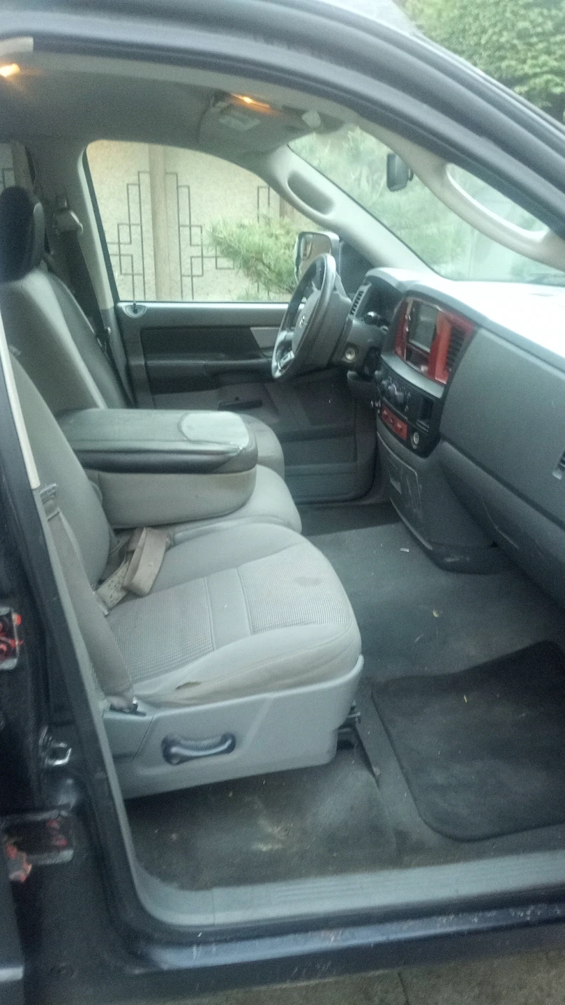 2008 Dodge Ram 1500 Quad Cab (5.7L Hemi) – As Is - photo 4