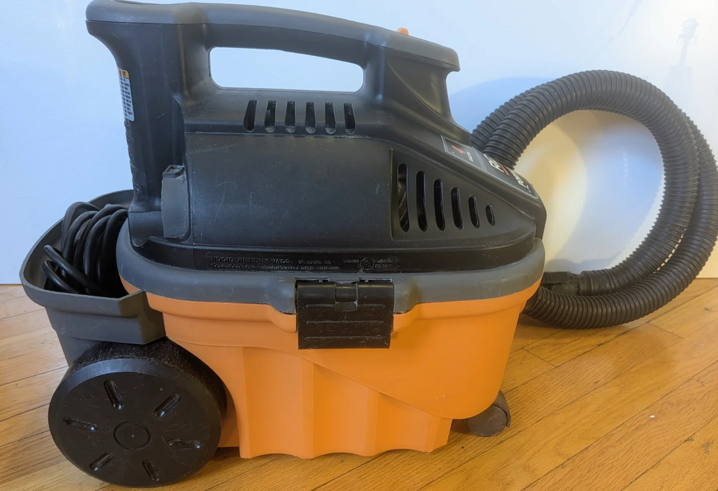 RIDGID 4-Gal 5.0 HP Portable Shop Vac - photo 2