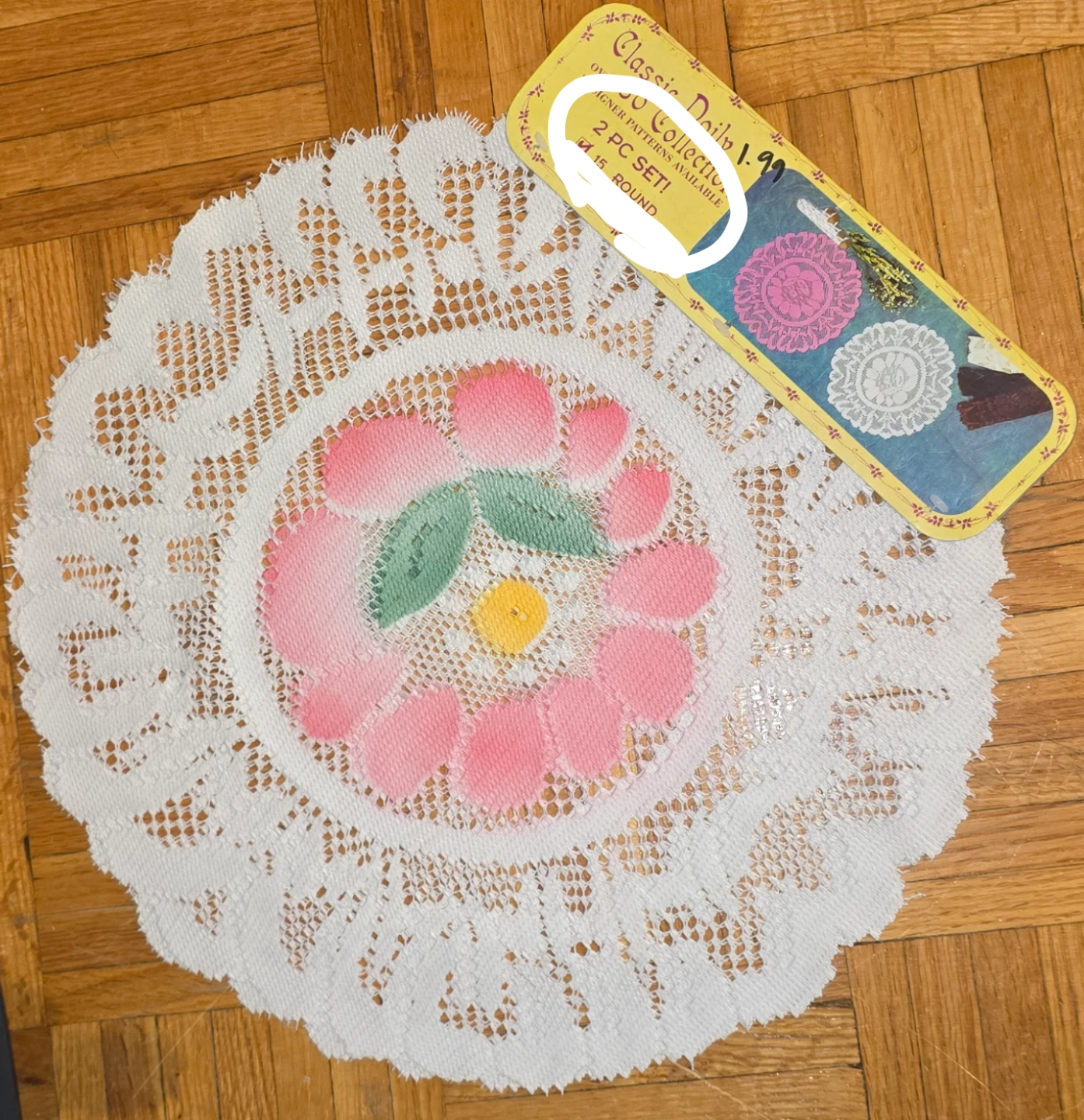 $10 for all Embroidered Table Linens Set - photo 2