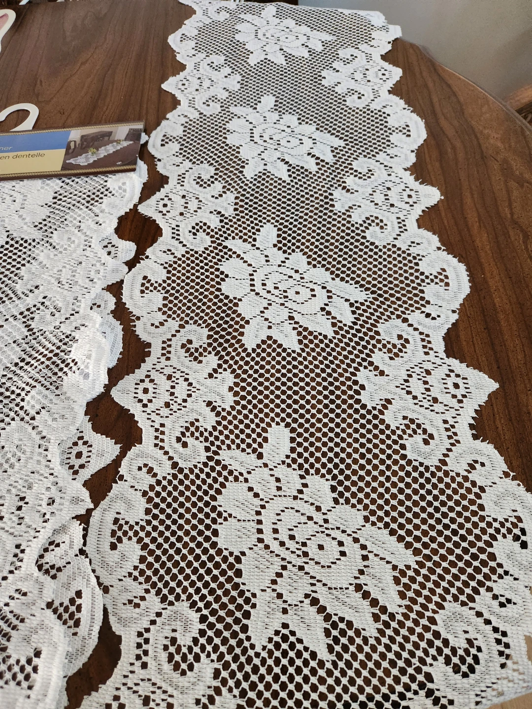 Home Collection White Lace Table Runner - photo 2