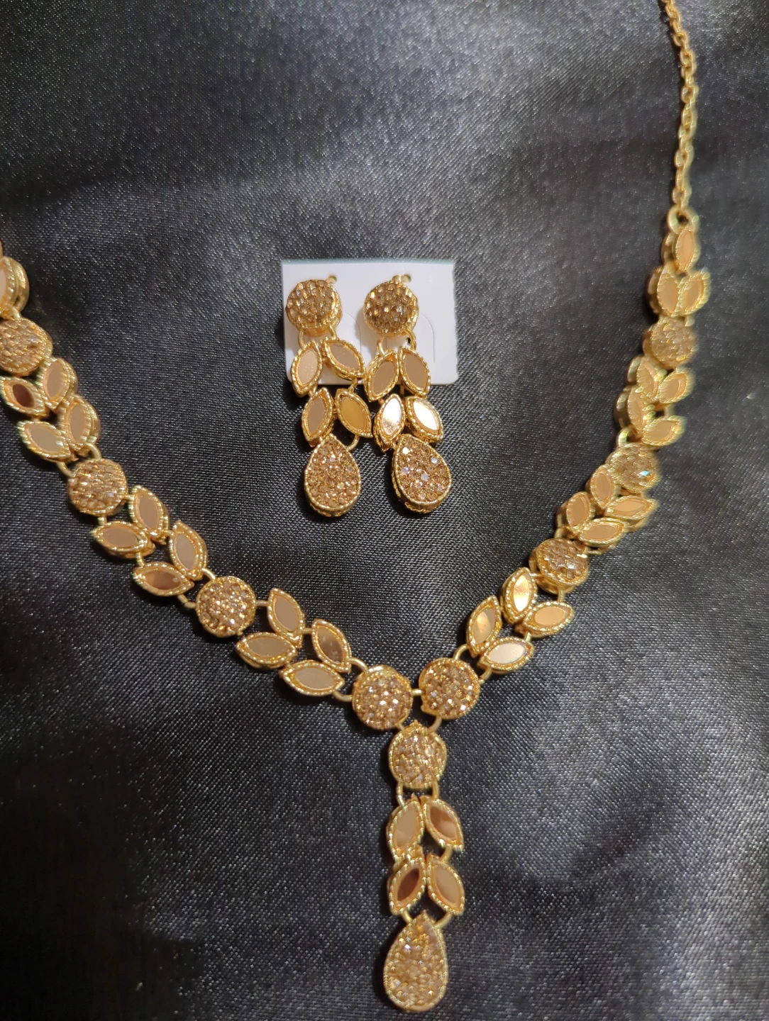 Gold-tone leaf design necklace and earring set - photo 3