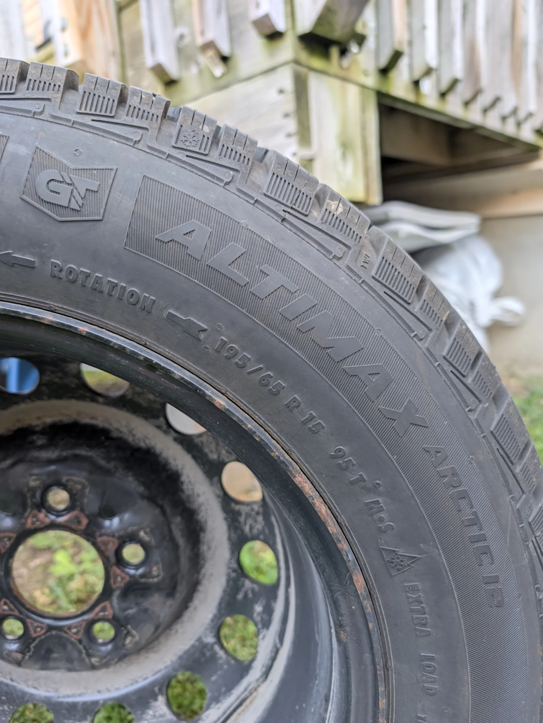 4 Used Winter Tires and Rims 195/65 R15 - photo 2