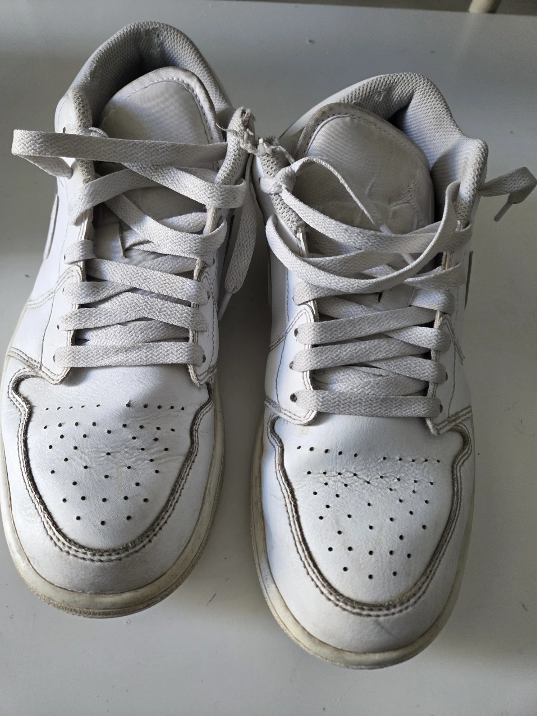 Nike Air Jordan 1 Mid White Size 9 - photo 2