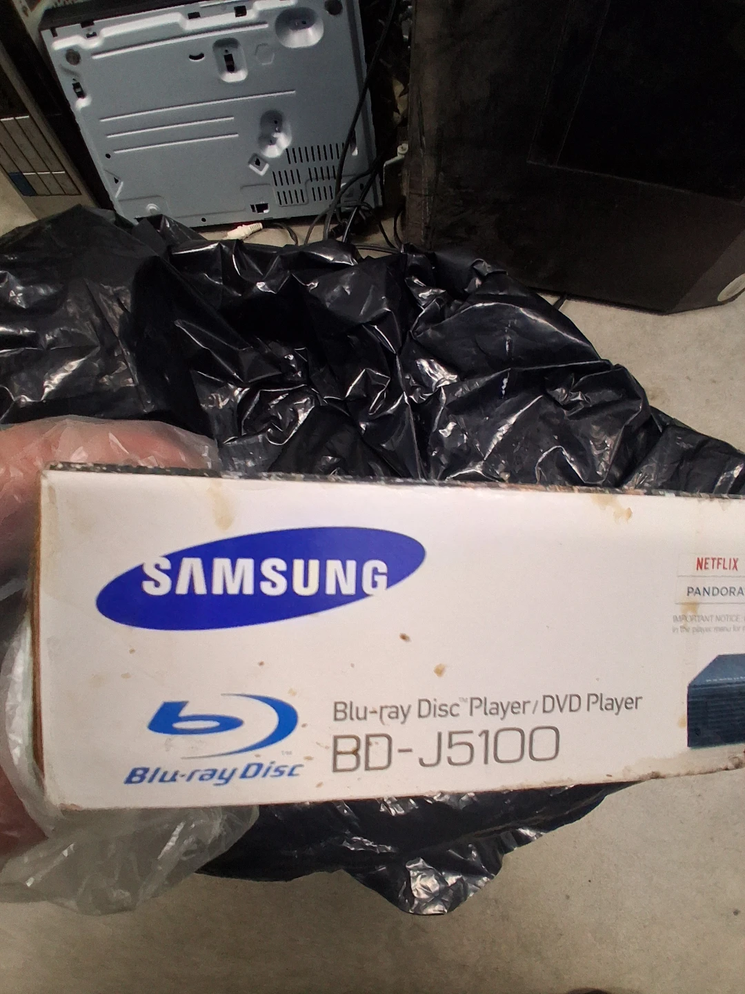 Samsung Blu-ray and DVD Player Model BD-J5100 - photo 3