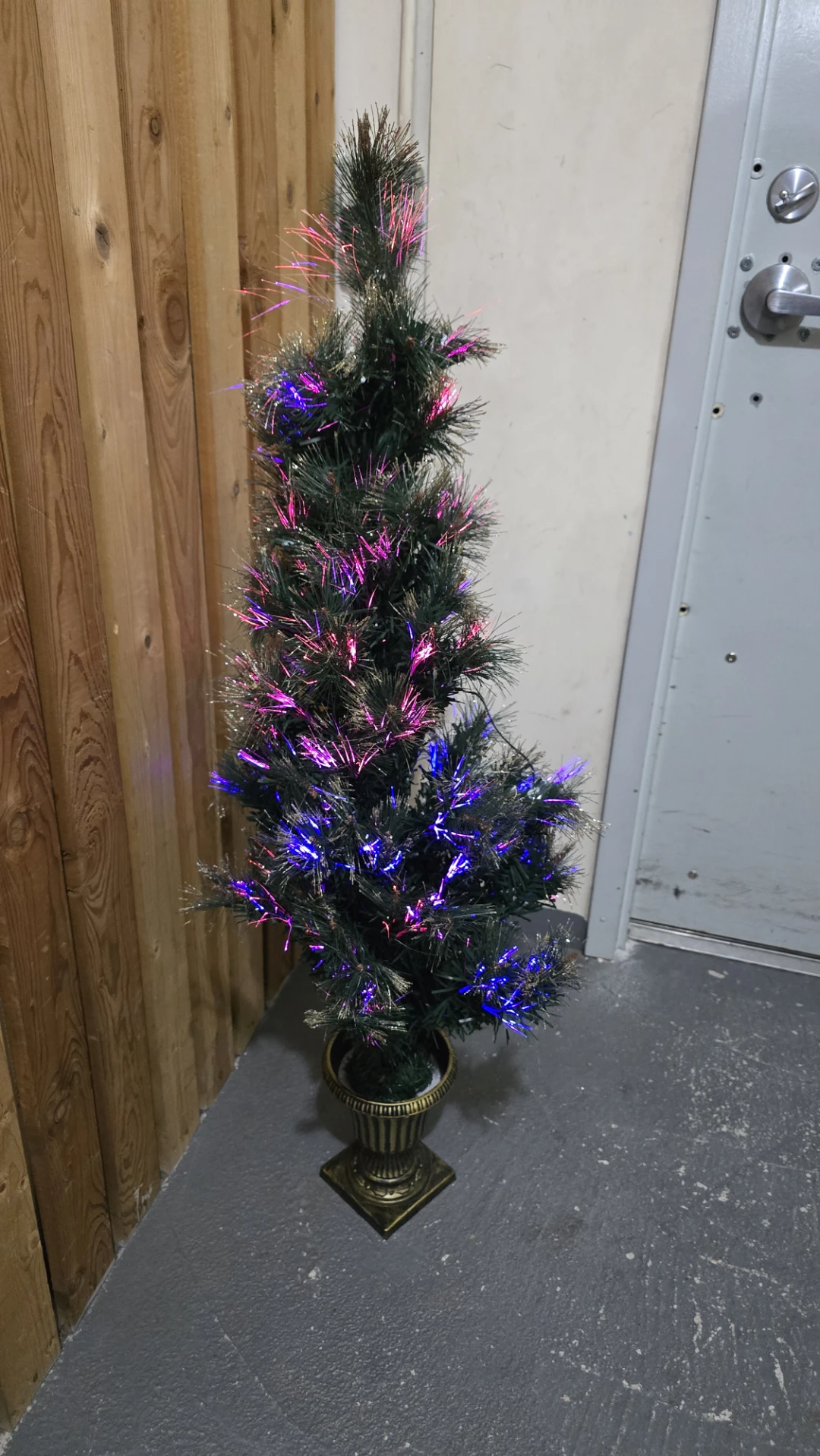 Pre-lit Fibre Optic Christmas Tree with Urn Base