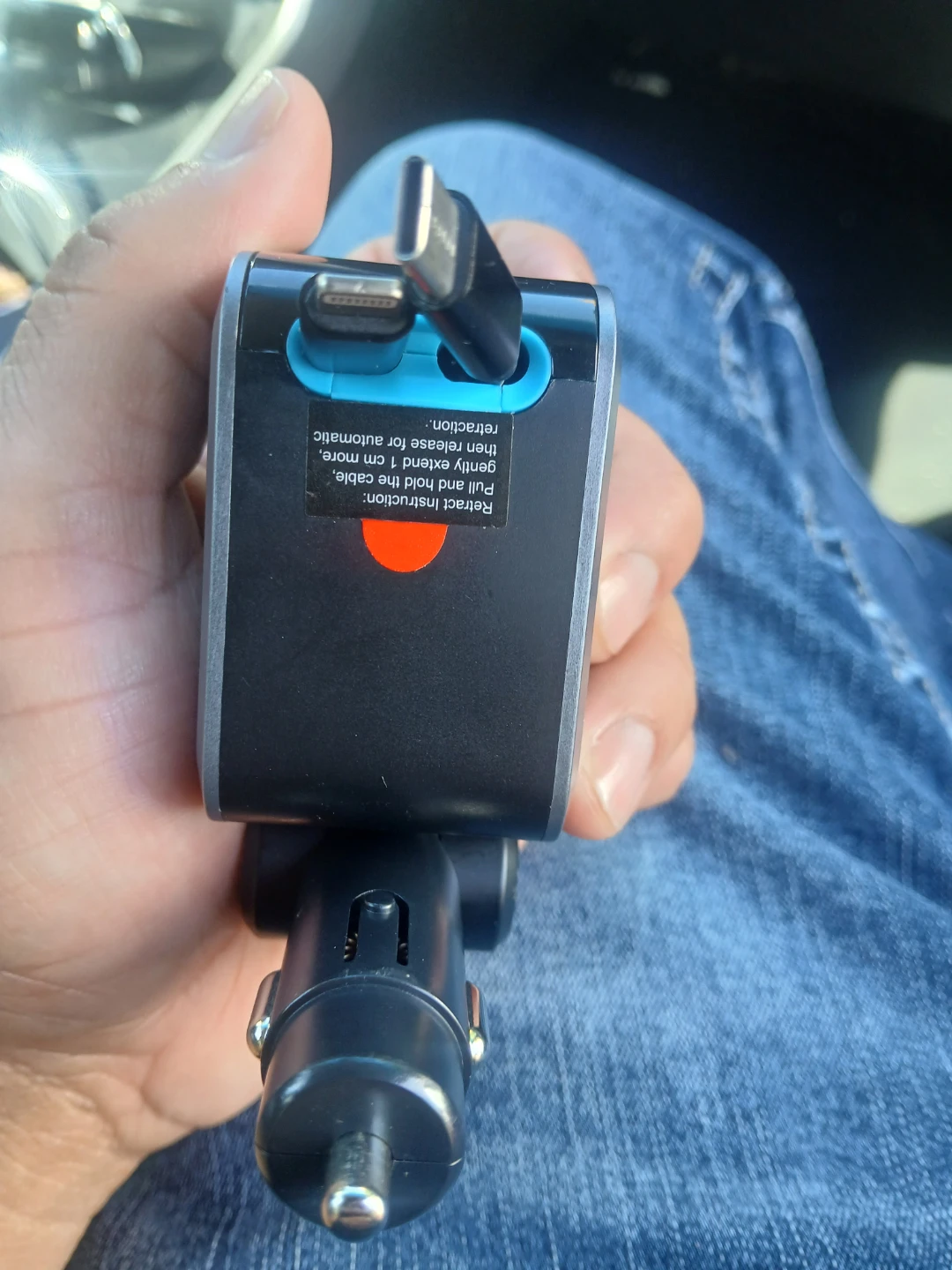 EWITCO Car Charger with Retractable Cables - photo 2