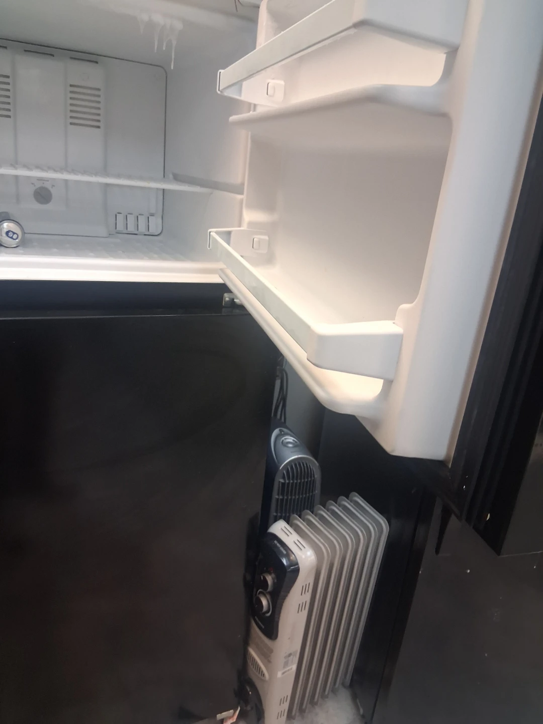 Black Whirlpool Top-Freezer Refrigerator - photo 3