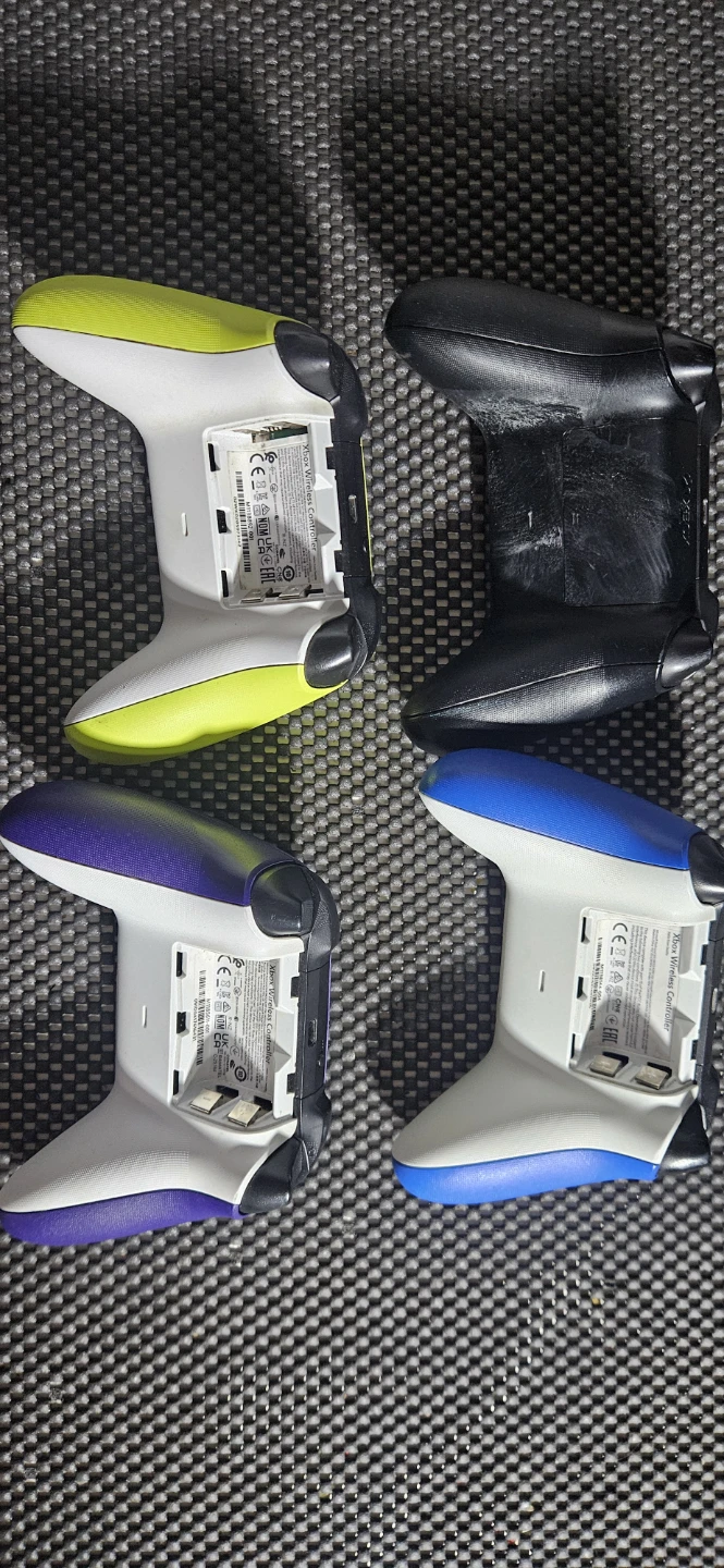 Set of 4 Xbox Wireless Controllers - photo 2