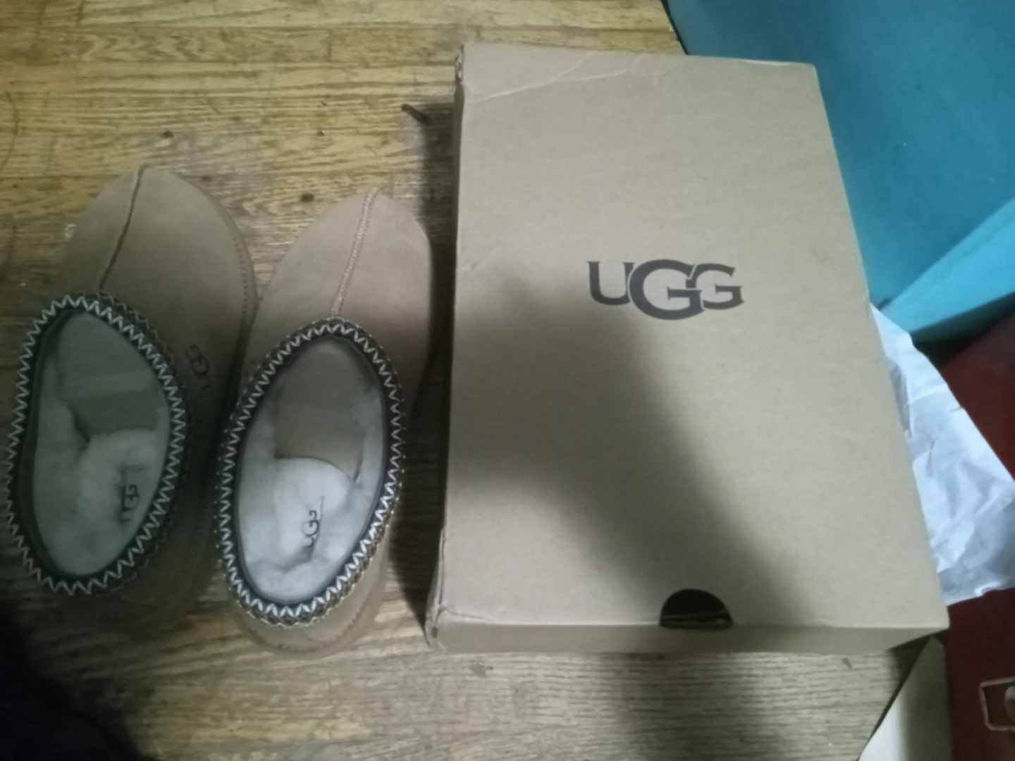 UGG Slippers with Original Box - photo 2