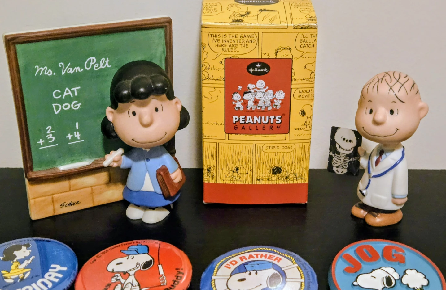 Vintage Peanuts/Snoopy, Pinbacks, Figurines, Keychains - photo 2