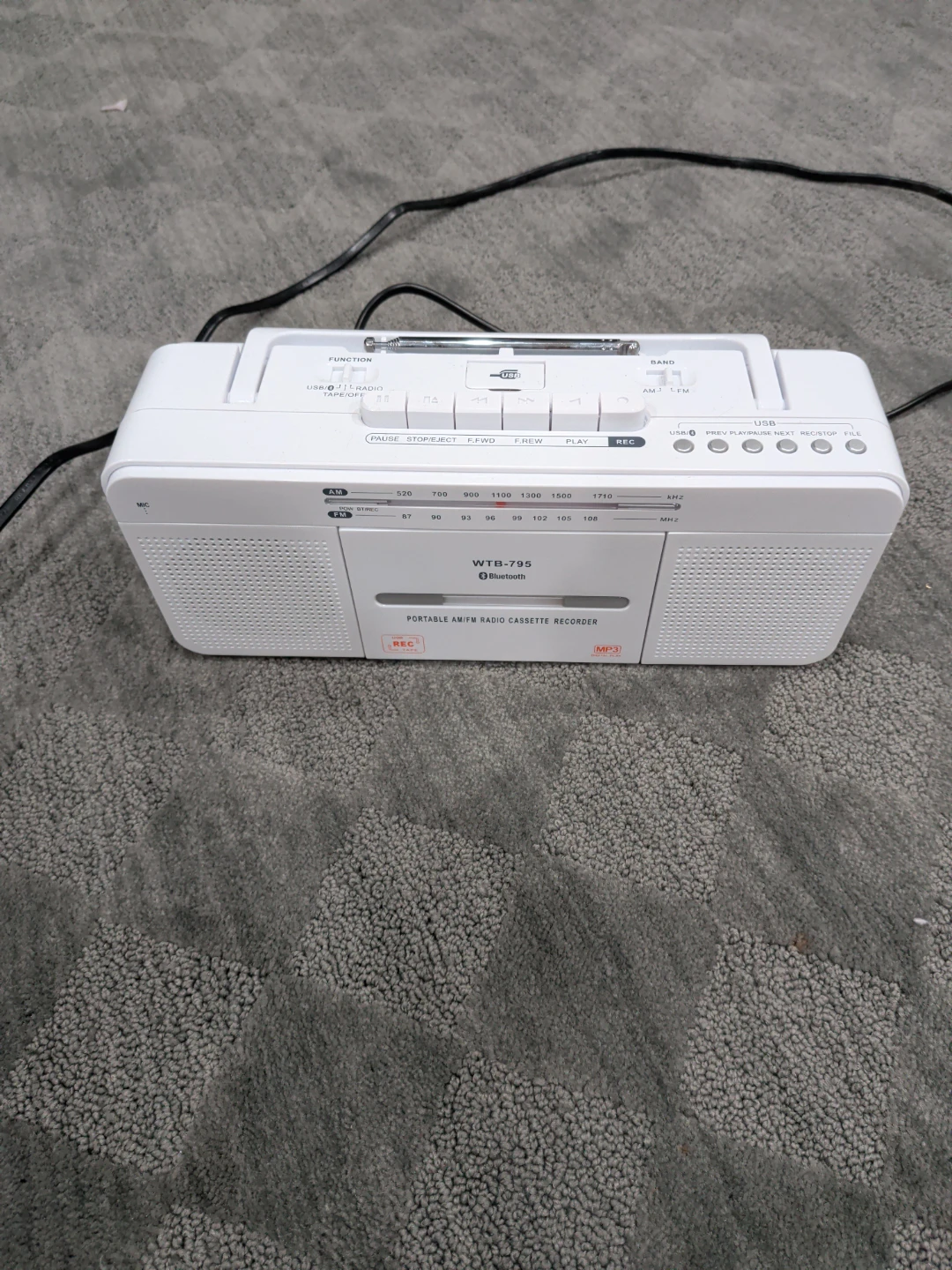 Cassette Bluetooth radio