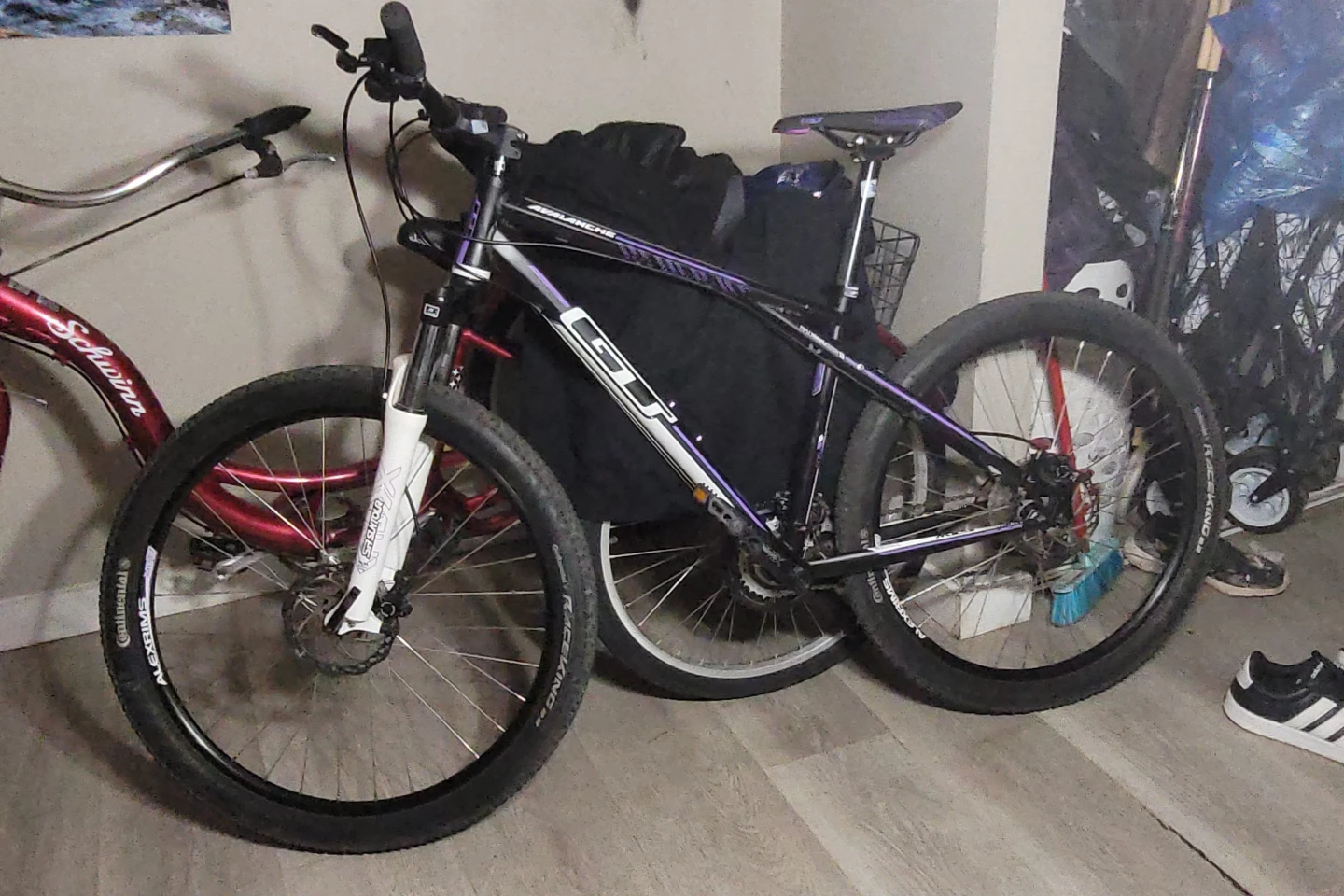 GT Avalanche Mountain Bike - photo 3