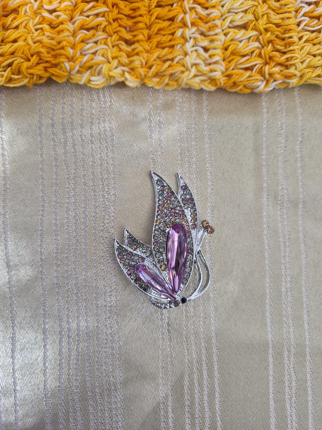 Beautiful 2" Butterfly Fashion Brooch - photo 3
