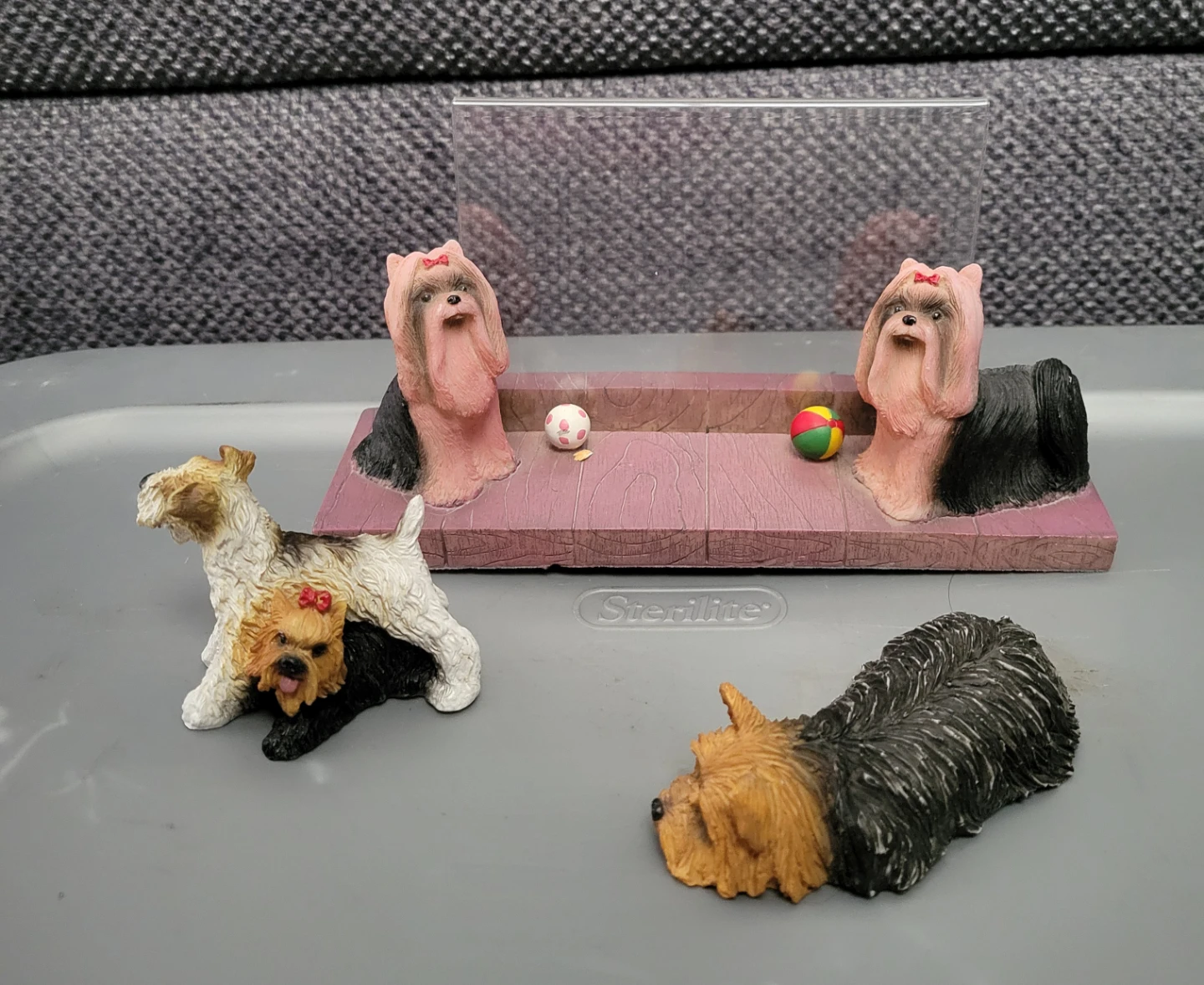Yorkie Picture Frame amd statues (All for $5) - photo 2